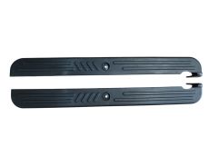 TR-4 Пластиковые боковые накладки под ноги L+R