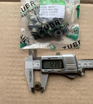 HT-135/9HP - сальники клапана  (20шт/10пар)