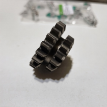 HT-105/135 - двойная шестерня заднего хода