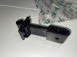 HT-105/135 - соединительная пластина двигателя