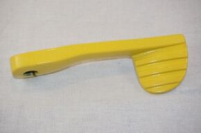 Ножка заводная (кикстартер) скутер 4т 50-80сс стайлинг желтая