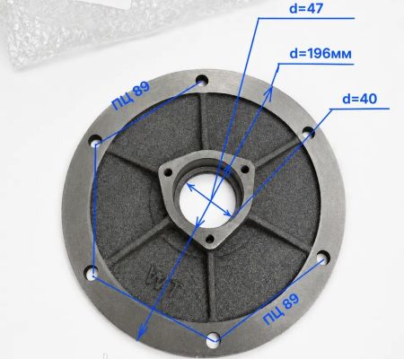 R180/R175/R190/R195 - крышка шкива корзины сцепления