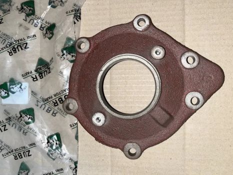 R180/R175 - боковая крышка блока двигателя со стороны маховика