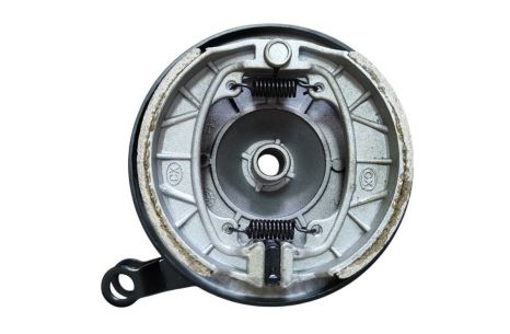 TR-4 Крышка барабана тормозного (перед) +колодки