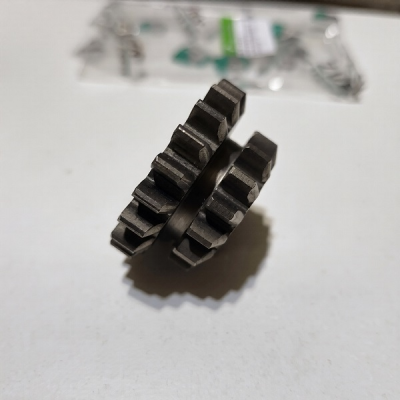 HT-105/135 - двойная шестерня заднего хода